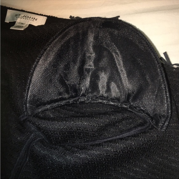 ST. JOHN BLACK AND WHITE CARDIGAN SWEATER SIZE 10 LIKE NEW CONDITION - Picture 7 of 10